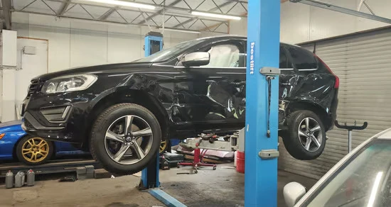 Naprawa powypadkowa samochodu w warsztacie JpK Serwis we Wrocławiu